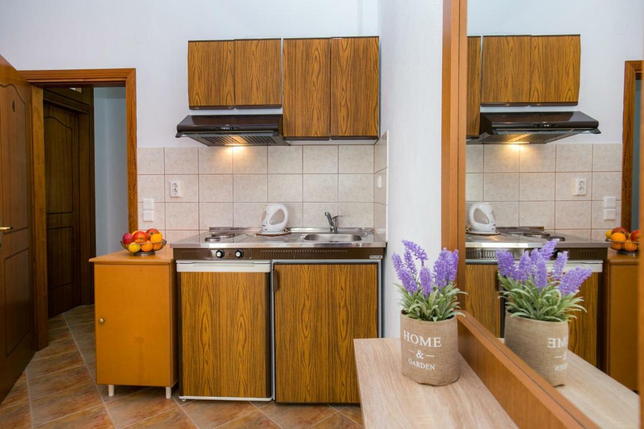 Studios Anastasios Potos Bagian luar foto